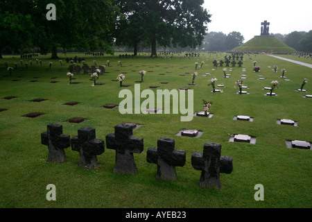 La Cambe deutscher WW2 Soldatenfriedhof, enthält die Gräber von 21160 Soldaten getötet in Normandie Frankreich Stockfoto