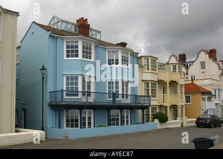 bunte Häuser in der Nähe von Aldeburgh Strand Suffolk England GB Stockfoto