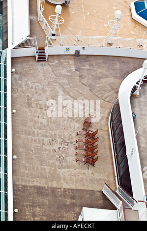 Liegestuhl auf einem Kreuzfahrtschiff Stockfoto