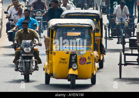 Überfüllten Straßenverkehr in Madurai Südindien Stockfoto