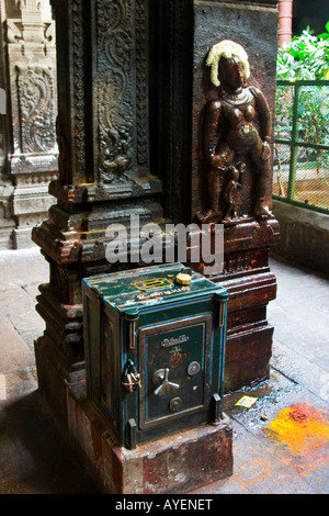 Schrein für weibliche Fruchtbarkeit innen Sri Meenakshi Hindu-Tempel in Madurai Südindien Stockfoto