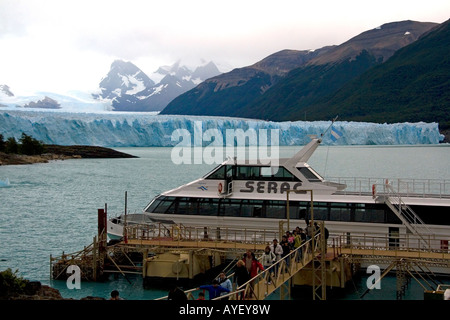 Der Perito-Moreno-Gletscher befindet sich im Los Glaciares Nationalpark in Patagonien Argentinien Stockfoto