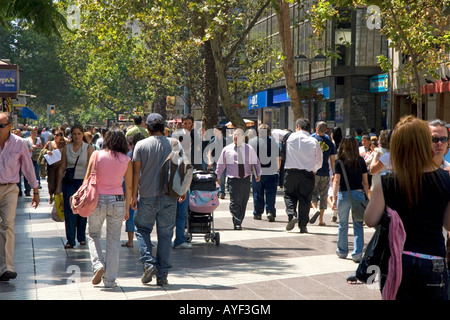 Menschen zu Fuß auf dem Paseo Ahumada in Santiago Chile Stockfoto