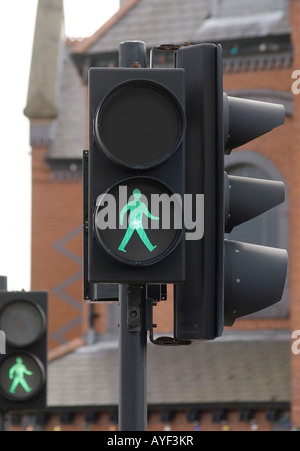 Ampel mit grünen Kreuz Mann Stockfoto