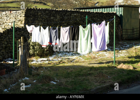 Waschen auf Linie im Lake District Stockfoto