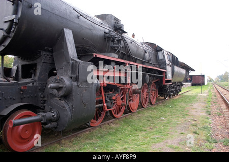 Eisenbahn-Zug am Bahnhof Radegast verwendet, um 200.000 Juden nach Auschwitz und anderen Vernichtungslagern zu schicken. Lodz Polen Stockfoto