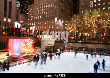 Eislaufen am Rockefeller Center in New York City Stockfoto