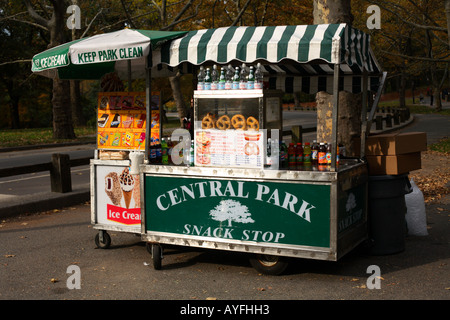 Snack-Wagen im Central Park in New York City Stockfoto