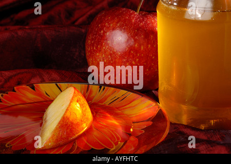 Äpfel und Honig Stockfoto