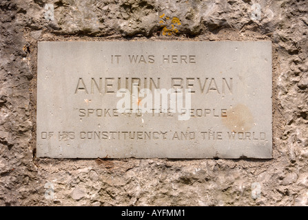 DETAIL DER GEDENKTAFEL AUF DEM DAS DENKMAL FÜR ANEURIN BEVAN Stockfoto