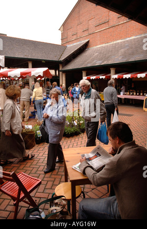 DER BAUERNMARKT IN STROUD GLOUCESTERSHIRE UK Stockfoto