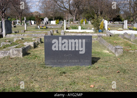 Grabstein von Montague Summers, Friedhof Richmond, Surrey, england Stockfoto