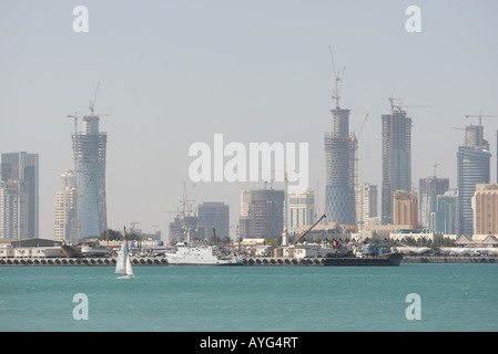 Skyline-Blick von der West Bay in Doha, Katar Stockfoto