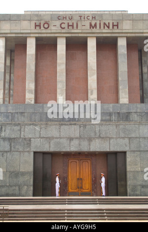 Elitewachen sorgen für Sicherheit am und um das Denkmal Grab von Ho Chi Minh Hanoi Vietnam Stockfoto