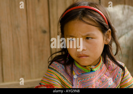 Schöne junge Hmong Mädchen Bac Ha Markt in der Nähe von Sapa Vietnam Stockfoto