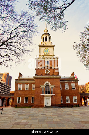 Die Independence Hall in der Alten Stadt 5. und der Chestnut Street, Philadelphia, Pennsylvania, USA Stockfoto