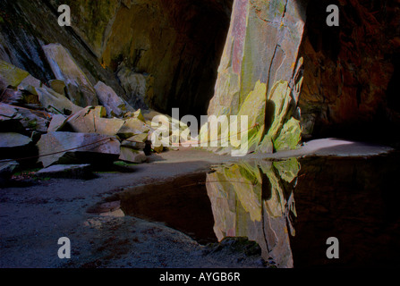 Kathedrale Höhle, einem stillgelegten Schieferbergwerk im kleinen Langdale, Nationalpark Lake District, Cumbria, England UK Stockfoto