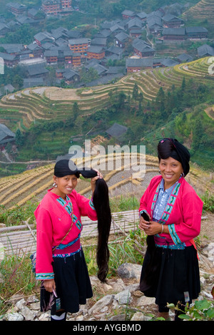 Langhaarige Yao Minderheiten in den Reis Terrasse Felder Ping eine Longsheng-China Stockfoto