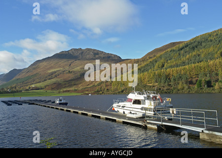 Ruhige sonnige Herbst Blick auf Laggan Locks in der Great Glen of Scotland Stockfoto