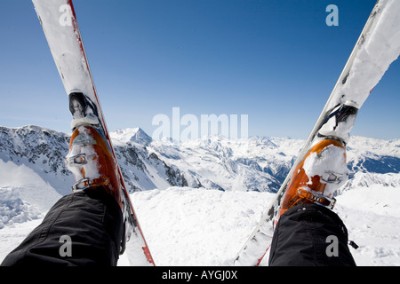 Ski-Tipps In der Sonne auf der Piste In La Plagne französische Alpen Frankreich Europa Stockfoto