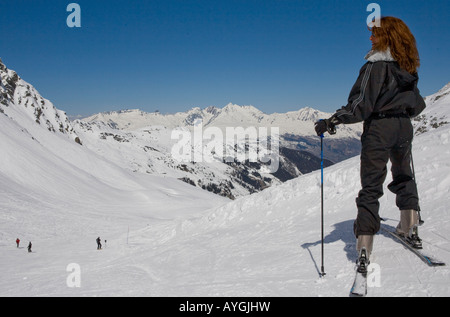 Skifahrer auf der Piste In La Plagne französische Alpen Frankreich Europa Stockfoto