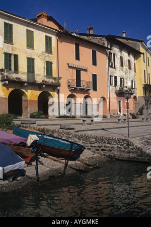 Das kleine Dorf Santa Maria Rezzonico vor der Comer See-Italien Stockfoto