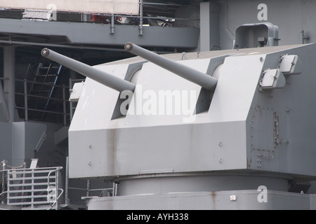 5-Zoll-Geschütze auf dem Schlachtschiff USS New Jersey Stockfoto