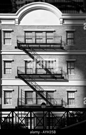 Alten 1930er Jahre Stil Apartment-Gebäude New York City - dreistöckigen loft Stockfoto