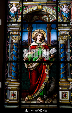 Detail aus einem Glasfenster in der deutschen Kirche (Sommerkonzerte Kyrkan) Stockfoto