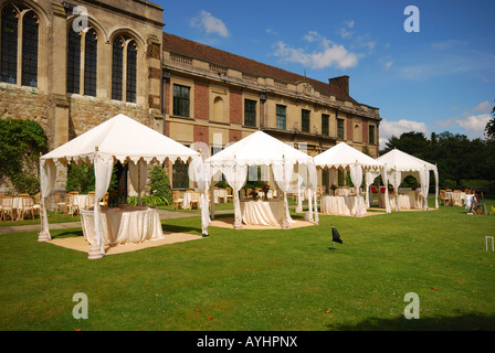 Reihe von Zelten in Eltham Palace Stockfoto