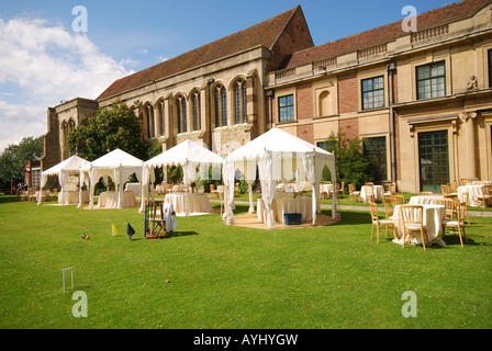 Reihe von Zelten in Eltham Palace Stockfoto