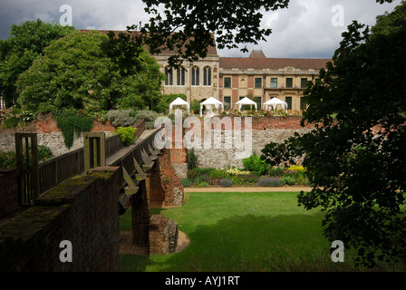 Reihe von Zelten in Eltham Palace Stockfoto