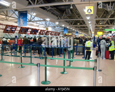 Passagier-Warteschlangen, Heathrow Airport Stockfoto
