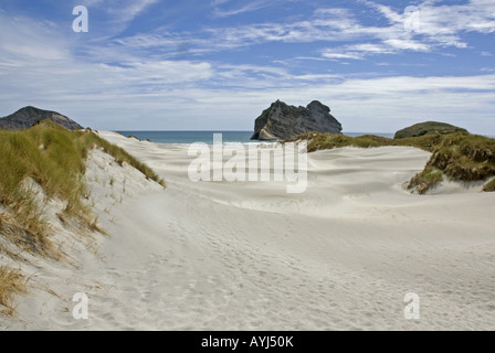 Imposante Dünen am Wharariki Beach im Norden der Südinsel von Neuseeland Stockfoto