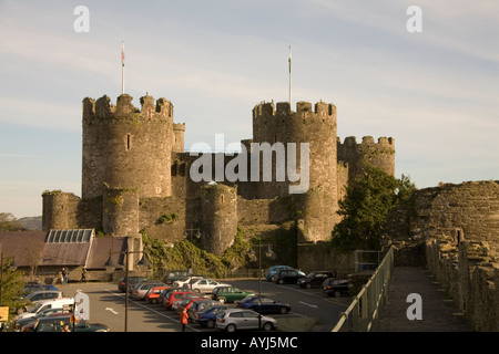 CONWY NORTH WALES September Conwy Castle von der Stadtmauer aus gesehen war in der Form einer Waliser Harfe gebaut. Stockfoto