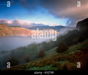 Herbst Sonnenaufgang in Nant Cynnyd, Snowdonia-Nationalpark. Wales. Stockfoto