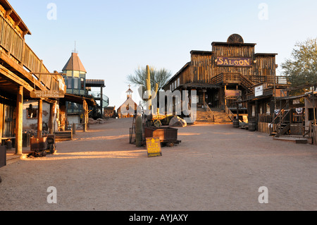 Sunrise Straßenszene in Goldfield Ghost Town, Arizona Stockfoto