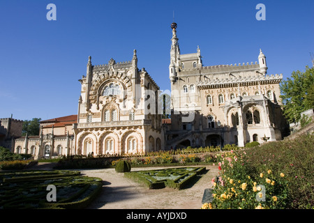 Palacio Bucaco ein teures Hotel, abgeschlossen im Jahre 1907 an Stelle des alten Karmeliter Kloster Bucaco Wald in der Nähe von Coimbra Portugal Stockfoto