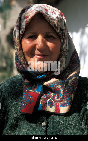 Türkei ein Porträt von einem mittleren Alter Frau mit Kopftuch Stockfoto