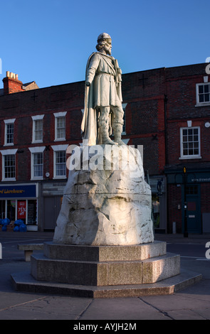 geschändeter Statue von König Alfred.  Fehlende Hand und Axt Stockfoto