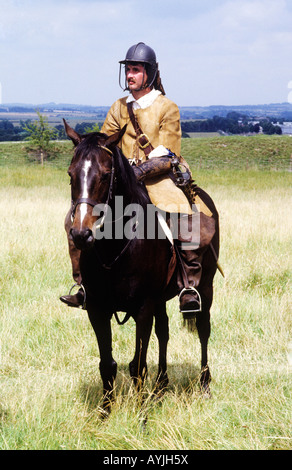 Englischer Bürgerkrieg Kavallerie Soldat Kavallerist Cromwell Pferd Reenactment Kostümgeschichte England UK 17. Jahrhundert Stockfoto