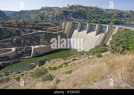 Gemeinsame EDV-Staudamm bei Miranda am Rio Douro auf spanisch-portugiesischen Grenze Stockfoto