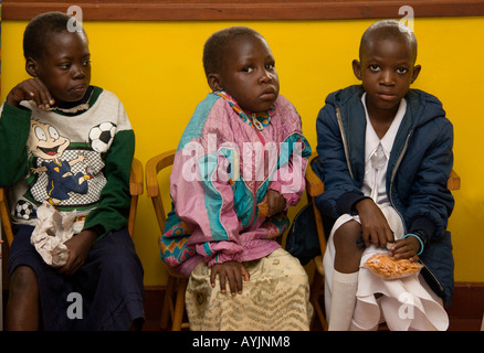 Kinder mit HIV Aids am Jajjas Hause Kindertagesstätte Mildmay Krankenhaus Kampala-Uganda Stockfoto