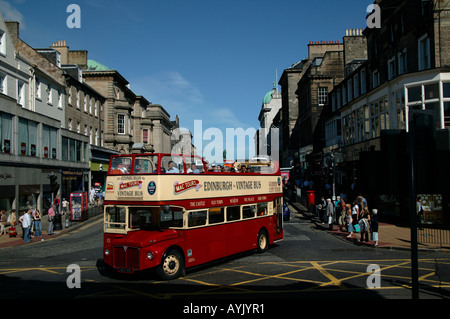 Edinburgh-Hauptstadt-Oldtimer Tour-Bus, Schottland Stockfoto