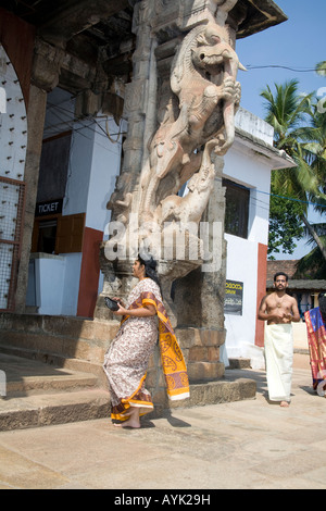 Menschen Sie besuchen Sree Padmanabhaswamy Tempel, Trivandrum, Kerala, Indien Stockfoto