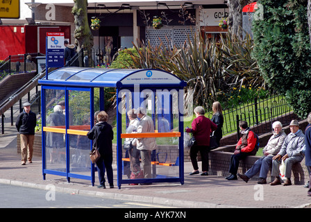 Bushaltestelle im Stadtzentrum von Sutton Coldfield, West Midlands, England, UK Stockfoto