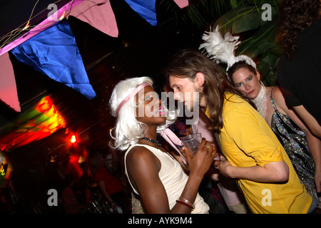 Gäste bei einem Fear and Loathing in Las Vegas party, Juni 2006, London Stockfoto