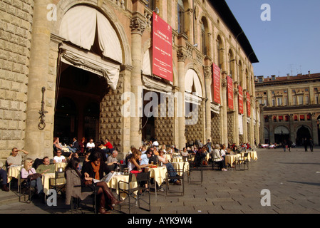 Bologna Street Cafe in Piazza Maggiore Bologna Stockfoto