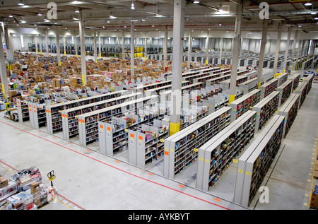 Distributionszentrum der Onlinebestellung Firma Amazon de waren depot Stockfotografie