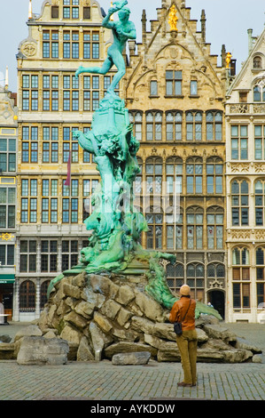 Brabo-Brunnen am Grote Markt Platz in Antwerpen Belgien Europa Stockfoto